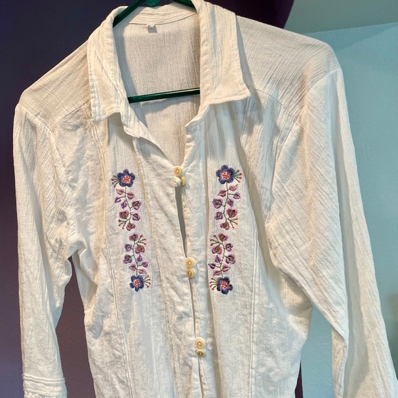 Unique embroidered 3/4 sleeve white tunic - Picture 1 of 2